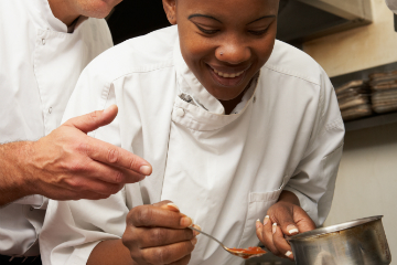 Cuisiniere-en-hebergement-touristique