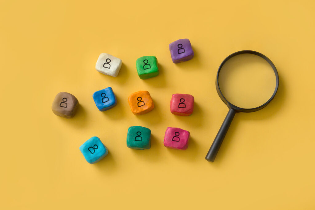 Loupe-et-personnages