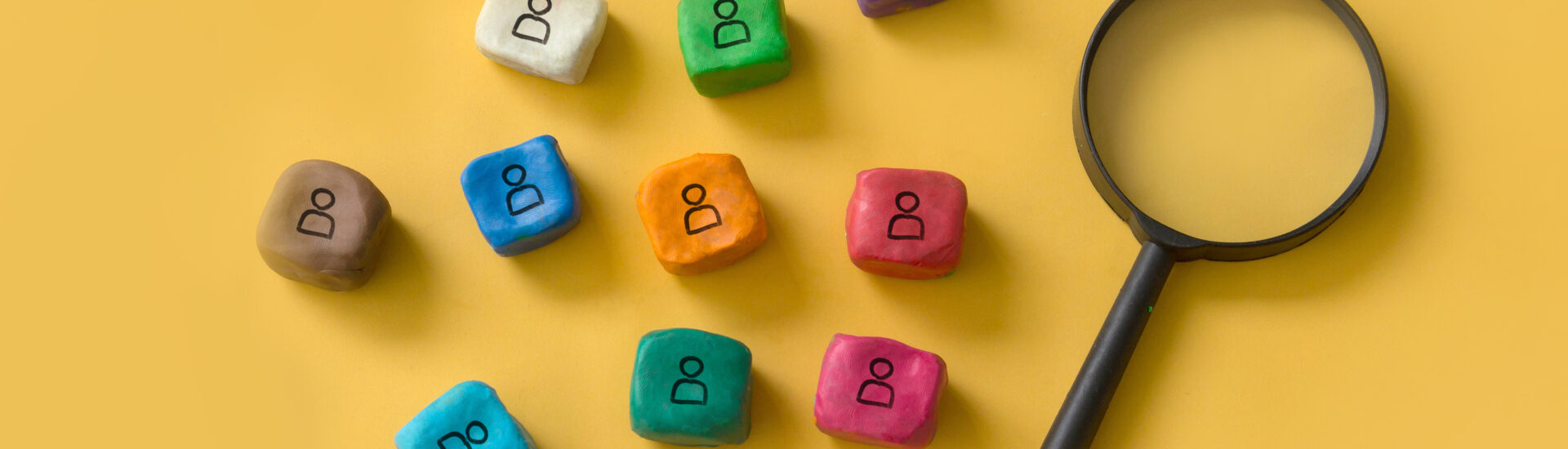 Loupe-et-personnages