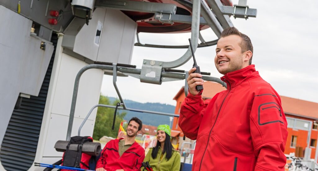 Opérateur-remontée-mécanique-au-travail