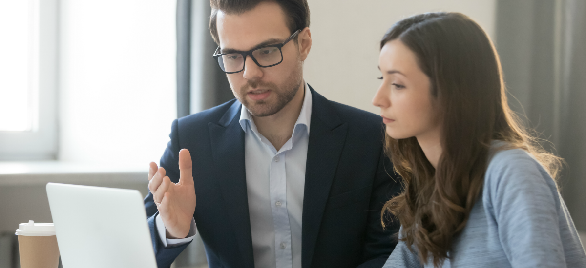 Stagiaire-et-formateur