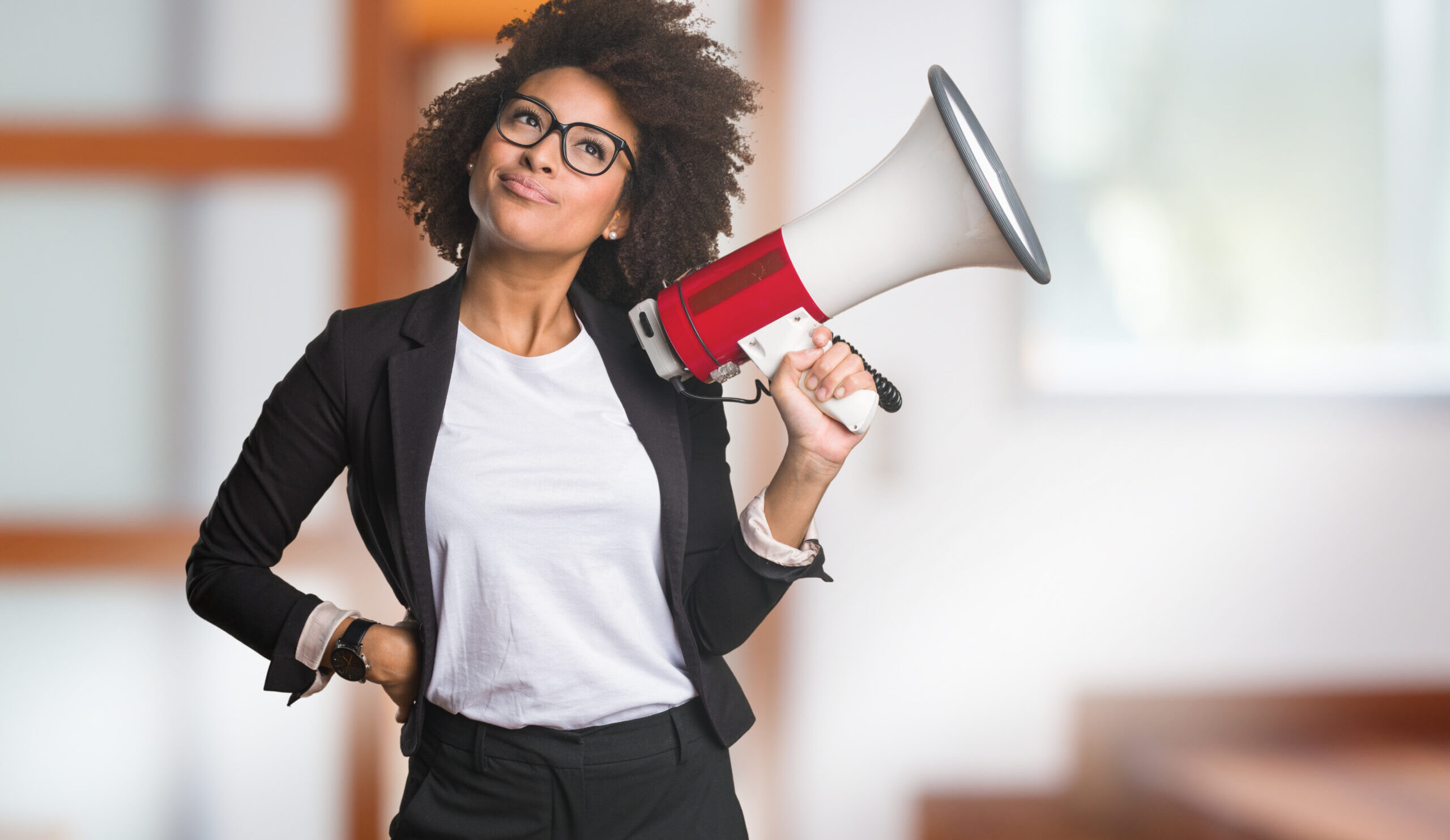 travailleuse-haut-parleur